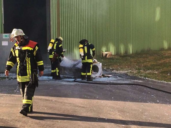 Mainz Brand Die Papierrolle hätte einen Großbrand auslösen können (Foto: Feuerwehr Mainz)