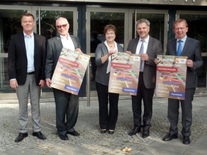 Die Verantwortlichen laden zum Abend der südhessischen Musikschulen ein (Foto: Stadtverwaltung Viernheim)