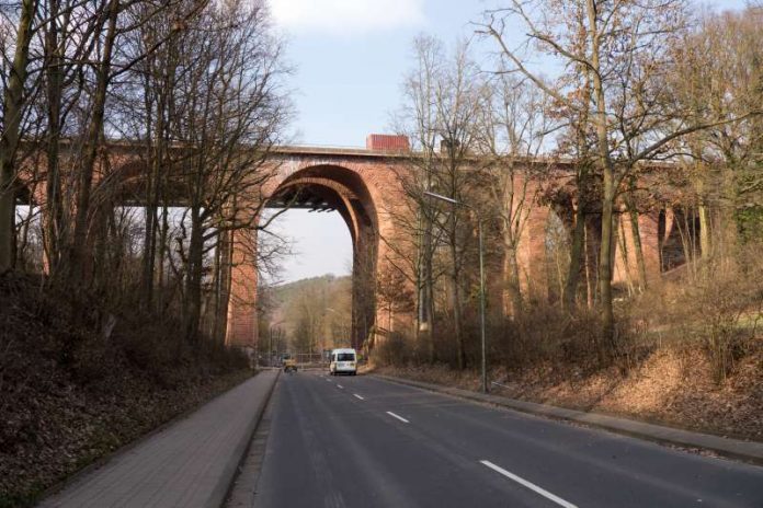 Waschmühltalbrücke bei Kaiserslautern (Foto: E.K. / Wikipedia - CC BY-SA 3.0)