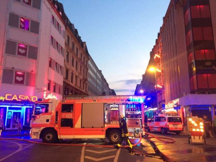 Feuerwehreinsatz im Bahnhofsviertel (Foto: Feuerwehr Frankfurt am Main)