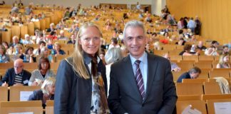 OB Feldmann und Birgitta Wolff beim pädagogischen Kongress an der Goethe-Universität (Foto: Bernd Kammerer)