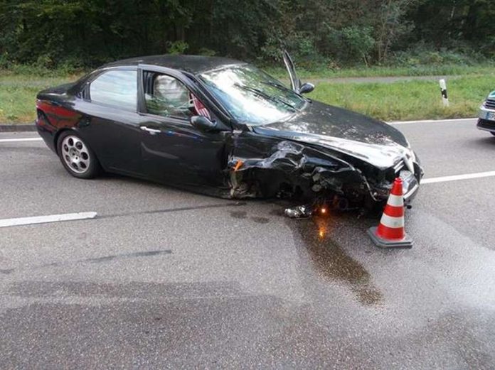 Bei dem Verkehrsunfall wurden 2 Personen leicht verletzt (Foto: Polizei Speyer)