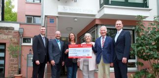 v.l.: Michael Krähmer, Lutz Boden, Christiane Fellmann, Helma Hofmeister-Jakubeit, Prof. Dieter Daub, Patrick Ertel (Foto: Sparkasse Karlsruhe Ettlingen)