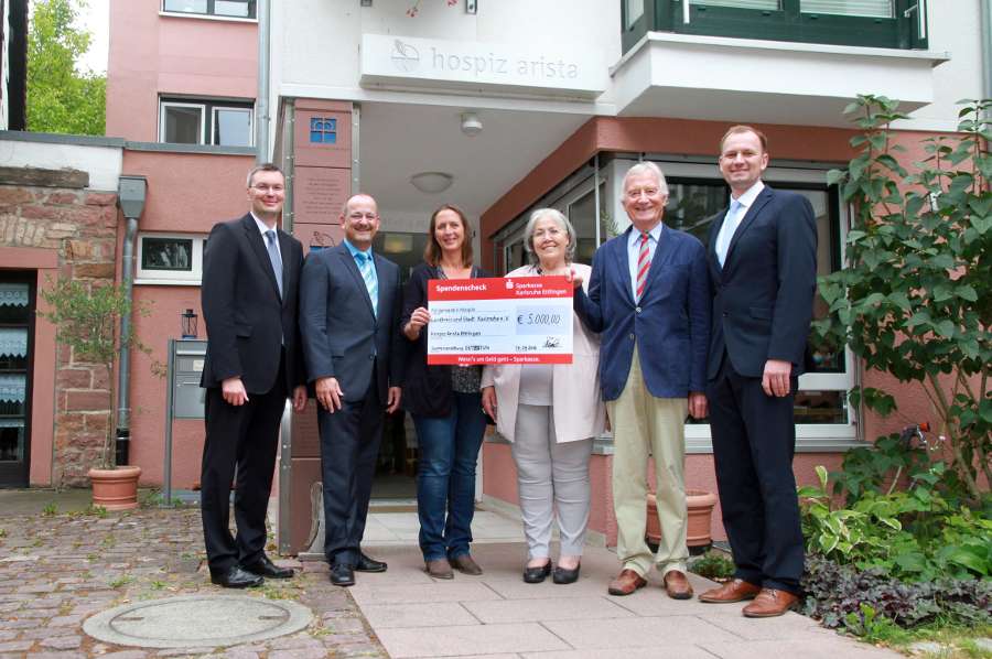 v.l.: Michael Krähmer, Lutz Boden, Christiane Fellmann, Helma Hofmeister-Jakubeit, Prof. Dieter Daub, Patrick Ertel (Foto: Sparkasse Karlsruhe Ettlingen)