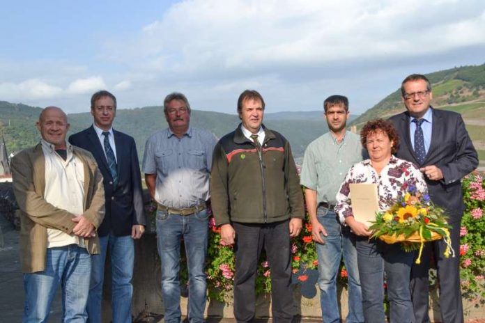 v.l.: Gerhard Trapp, Werner Pfeifer, Ottmar Erb, Georg Kiefer, Patrick Dobroschke, Ingrid Rith, Oberbürgermeister Thomas Feser (Foto: Stadtverwaltung Bingen)