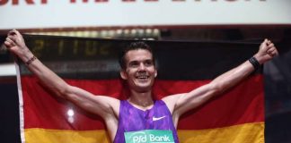 Arne im Ziel (Foto: Mainova Frankfurt Marathon)