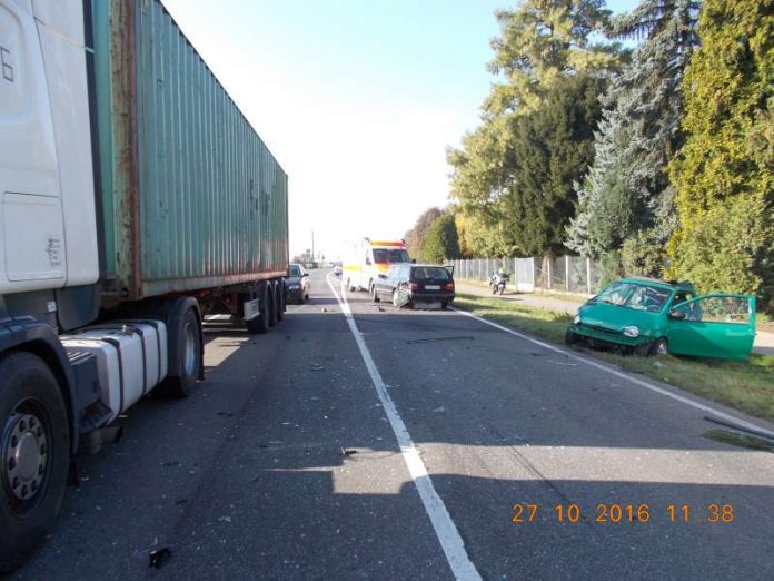 Verkehrsunfall am 27.10.2016 auf der B 272 bei Hochstadt (Foto: Polizei)