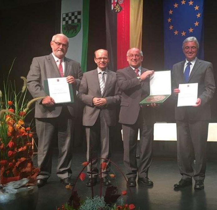 v.l.: Heinz-Josef Volz, Bernd Knöppel, Adolf José König und Roger Lewentz v.l.: Heinz-Josef Volz, Bernd Knöppel, Adolf José König und Roger Lewentz (Foto: Markus Volz)