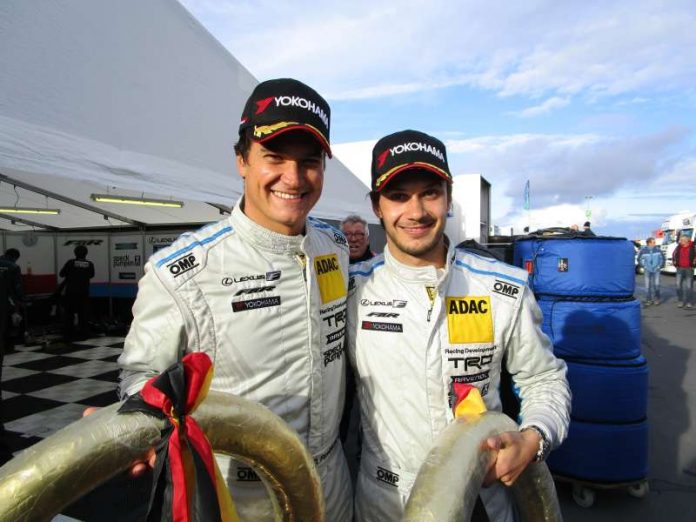 Die Brüder Dominik und Mario Farnbacher (rechts) sorgten auf dem Nürburgring für einen historischen Lexus-Sieg (Foto: Martin Sonnick)