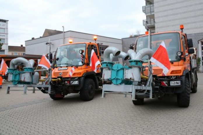 Pumpeneinweisung mit dem Bauhof. (Foto: Feuerwehr)