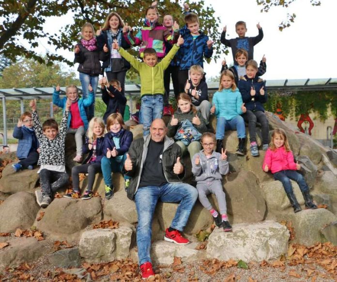 Gruppenfoto Gruppenfoto (Foto: Bernd-Jung-Stiftung)