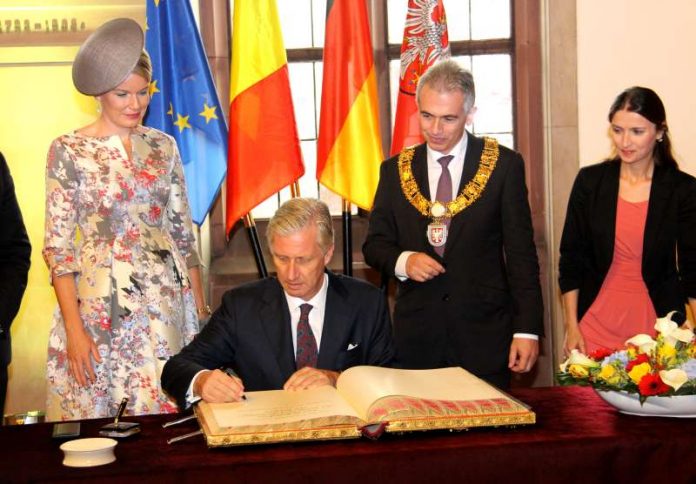 OB Feldmann mit dem Königspaar Belgiens (Foto: Stadt Frankfurt / Stefan Maurer)