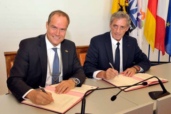 Heidelbergs Oberbürgermeister Dr. Eckart Würzner (links) und Montpelliers Stadtoberhaupt Philippe Saurel vereinbarten eine Intensivierung der Partnerschaft. Heidelbergs Oberbürgermeister Dr. Eckart Würzner (links) und Montpelliers Stadtoberhaupt Philippe Saurel vereinbarten eine Intensivierung der Partnerschaft. (Foto: Stadt Montpellier)