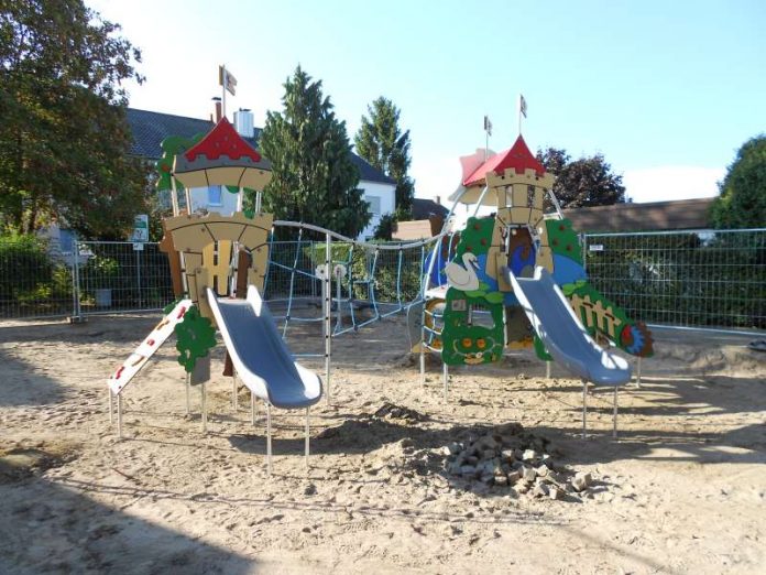 Spielgerät auf noch nicht freigegebenem Spielplatz (Foto: Stadt Frankfurt)