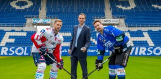 Marcus Kink #17 / Adler , Daniel Hopp, Sascha Goc, Promo DEL Wintergame 2017, DEL Eishockey Adler Mannheim 2016 / 2017, (Foto: AS Sportfoto / Soerli Binder)