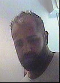 Wer kennt diesen Mann? Hinweise bitte an die Polizei in Karlsruhe Wer kennt diesen Mann? Hinweise bitte an die Polizei in Karlsruhe