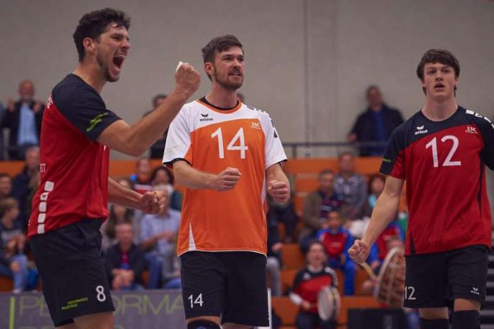 Jubel bei den Volleyballern des SSC Karlsruhe (Foto: Andreas Arndt)