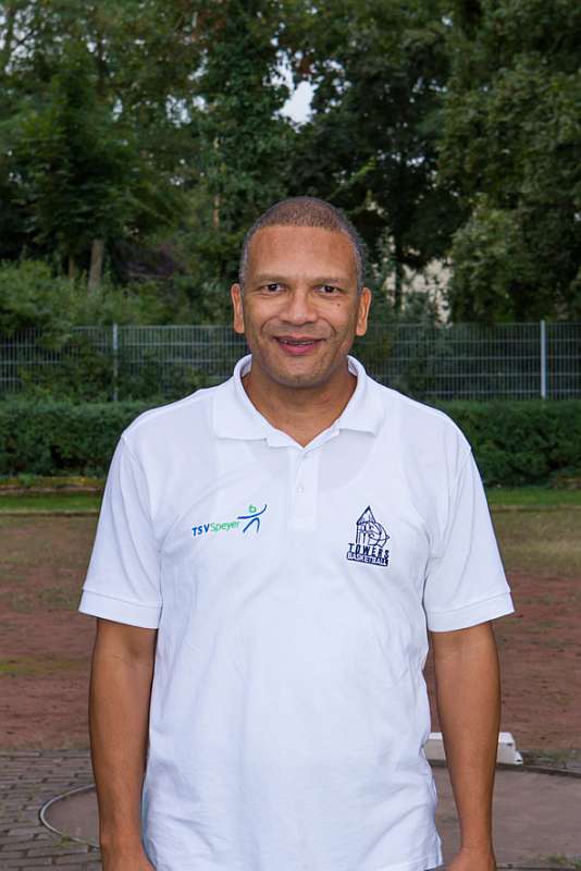 Der ehemalige Assistant-Coach Conrad Jackson in der Saison 2013/2014, aktuell Headcoach der SG Weiterstadt. (Foto: Maik Neumann) Der ehemalige Assistant-Coach Conrad Jackson in der Saison 2013/2014, aktuell Headcoach der SG Weiterstadt. (Foto: Maik Neumann)