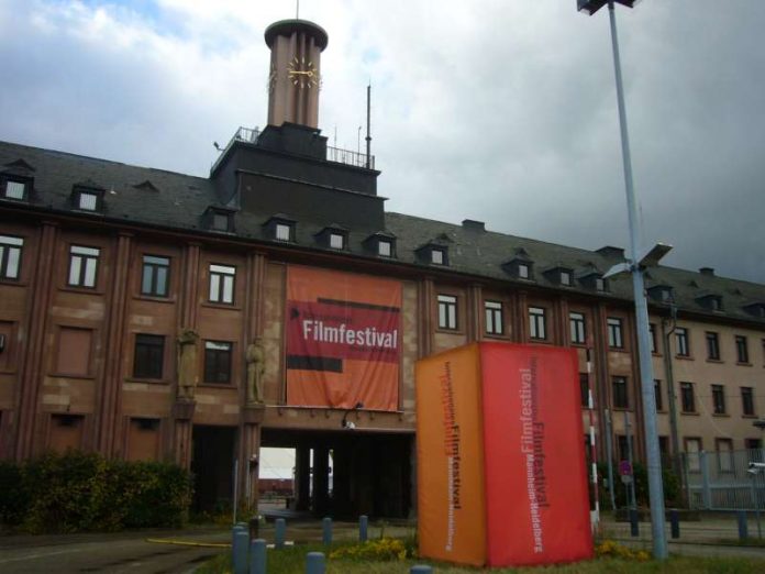 Das imposante Torhaus der Campbell Barracks (Foto: Hannes Blank)