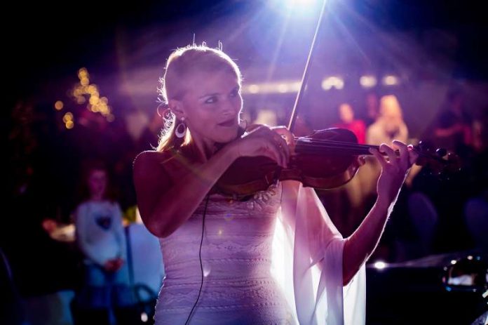 Im Rahmen der Herbstkonzertreihe der Musik- und Singschule konzertiert Ana-Maria Lungu (Violine) am 13. November im Kammermusiksaal, Kirchstraße 2. (Foto: Lungu)