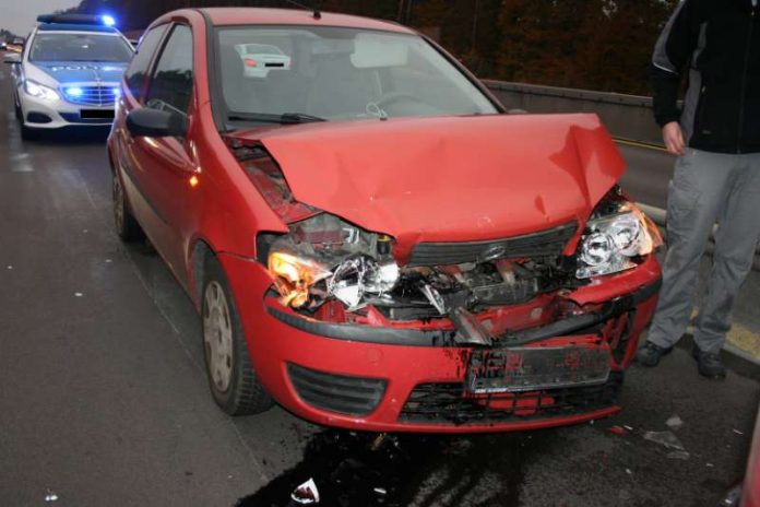 Unfallbeteiligtes Fahrzeug (Foto: PolizeiI)