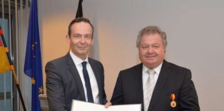 Minister Volker Wissing und Ludwig Schmitt (r.) (Foto: Wirtschaftsministerium RLP)