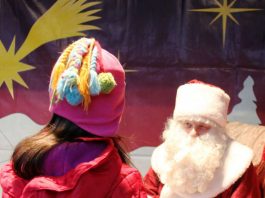 an allen Advents-Wochenenden wird der Lions-Weihnachtsmann in seinem Foto-Studio auf dem Weihnachtsmarkt am Wasserturm anzutreffen sein und freut sich auf kleine und große Gäste. (Foto: Lions Club Mannheim-Quadrate)