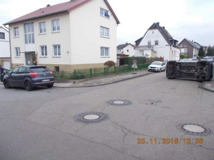 Verkehrsunfall in der Thomas-Mann-Straße (Foto: Polizei) Verkehrsunfall in der Thomas-Mann-Straße (Foto: Polizei)