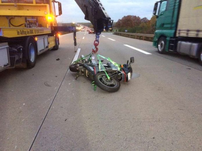 Die Motorradfahrerin wurde leichtverletzt Die Motorradfahrerin wurde leichtverletzt (Foto: Polizei)
