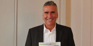 Beigeordneter und Umweltdezernent Rudi Klemm freut sich über das gute Abschneiden der Stadt Landau beim Städtewettbewerb der Initiative Pro Recyclingpapier. (Foto: Stadt Landau in der Pfalz)