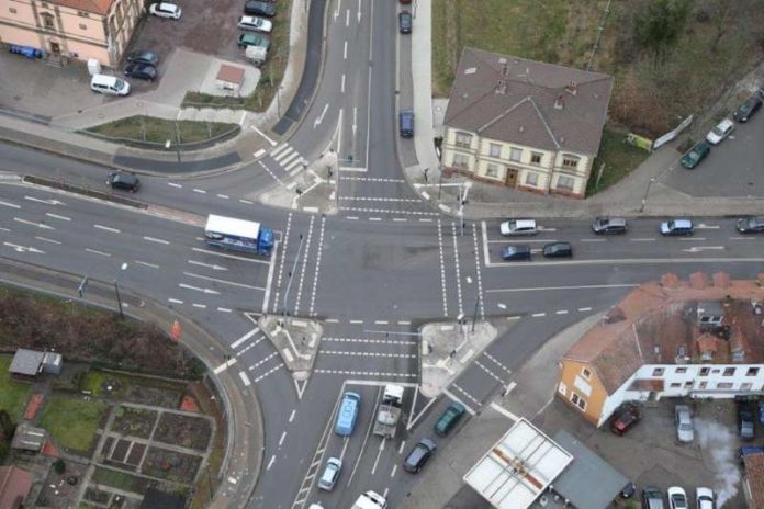 Neue Unfallhäufungsstelle im Landauer Stadtgebiet ist der Knotenpunkt Rheinstraße/Maximilianstraße/Paul-von-Denis-Straße. (Foto: Polizeiinspektion Landau)