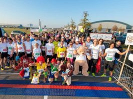 Die soziale Aktion „LAUFENmitHERZ“ sammelte in diesem Jahr (2016) 53.321 € für für 17 unterschiedliche soziale Projekte im Rahmen des 34. Fiducia & GAD Baden-Marathon. (Foto: Marathon Karlsruhe e.V.)