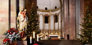 Dom zu Speyer weihnachtlich geschmückt, Foto: Klaus Landry © Domkapitel Speyer