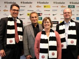 Hannes Rumetsch (ehem. UFC-Präsident), Dieter Burkert (Geschäftsführendes Präsidiumsmitglied von Eintracht Frankfurt e.V.), Elke Jonas (ehem. UFC-Vorsitzende Sport), Peter Ullrich (ehem. UFC-Vorsitzender Finanzen) (Foto: Eintracht Frankfurt e.V.)