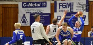 Wohin mit dem Ball? Heidelbergs Pointguard Klaus Weber und seine Chocolate fanden gegen den Tabellenführer Roller Bulls im belgischen St. Vith vor allem in der Offense leider kein Mittel zum Erfolg. (Foto: Gerd Hennen)