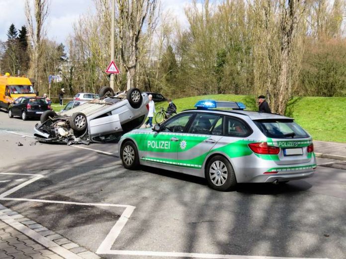 Der ADAC gibt Tipps, was bei einem Verkehrsunfall (Symbolbild) zu beachten ist.