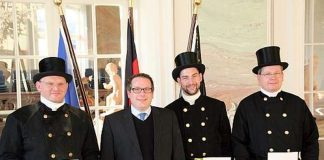 v.l.: Christian Igeler, ADD-Präsident Thomas Linnertz, Andreas Diwisch, Frank Hanewald (Foto: ADD)