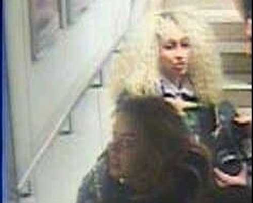 Wer kennt diese beiden Frauen - Die Polizei sucht sie als Zeugen Wer kennt diese beiden Frauen - Die Polizei sucht sie als Zeugen