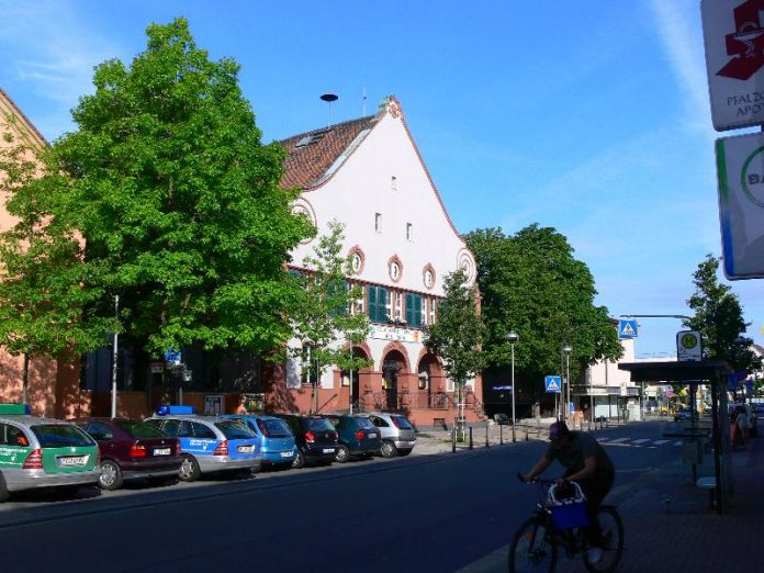 Rathaus Oppau