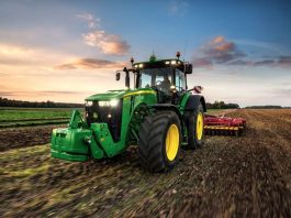 Traktor (Foto: Deere & Company)