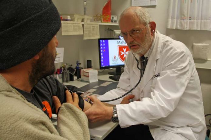 Die Malteser Pflasterstube, in der Menschen ohne Krankenversicherung beraten und behandelt werden, zieht um (Foto: MHD) Die Malteser Pflasterstube, in der Menschen ohne Krankenversicherung beraten und behandelt werden, zieht um (Foto: MHD)