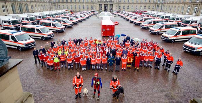 Im Katastrophenschutz des Landes mitwirkende Helferinnen und Helfer (Foto: Land Baden-Württemberg) Im Katastrophenschutz des Landes mitwirkende Helferinnen und Helfer (Foto: Land Baden-Württemberg)