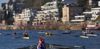 Rudernde Nikoläuse auf der Neckar in Heidelberg (Foto: Heidelberger Regattaverband)