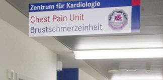 Der Direktor der Kardiologie I im Zentrum für Kardiologie der Universitätsmedizin Mainz, Univ.-Prof. Dr. Thomas Münzel, freut sich gemeinsam mit der Oberärztin PD Dr. Maike Knorr von der Chest Pain Unit über die Rezertifizierung. (Foto: Peter Pulkowski)