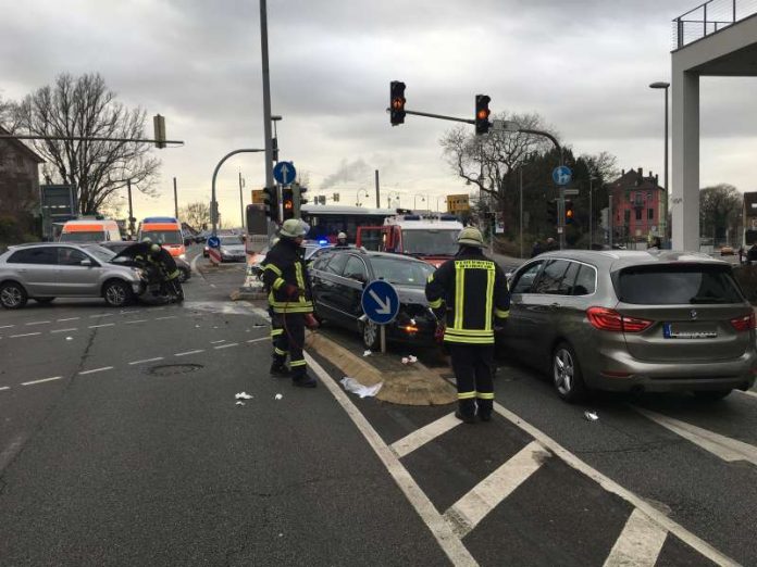 Unfall an der Postkreuzung (Foto: Ralf Mittelbach)