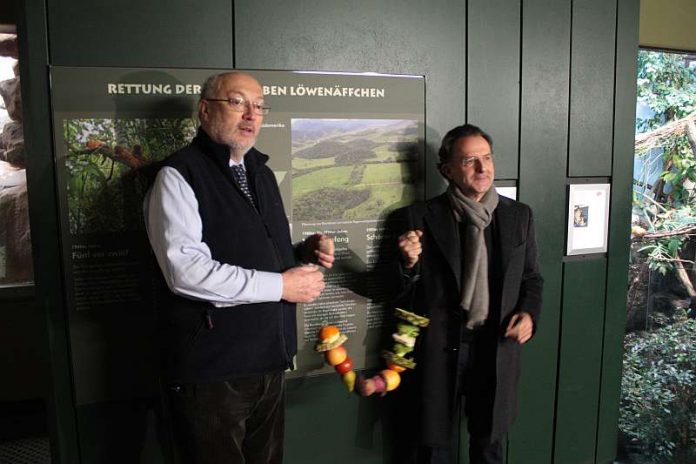 Prof. Niekisch und Dr. Siegfried (Foto: Zoo Frankfurt) Prof. Niekisch und Dr. Siegfried (Foto: Zoo Frankfurt)