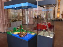 Blick in die Ausstellung 'LEGO Zeitreise' im Archäologischen Museum (Foto: Archäologisches Museum Frankfurt)