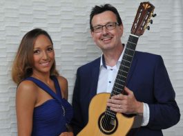 Sängerin Lisbania Perez und Gitarrist Christoph Stadtler