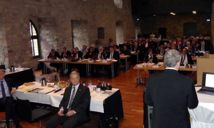 plenum4_kl-ausschnitt plenum4_kl-ausschnitt