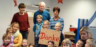 Die Kinder erhielten Sachspenden der Wanderfreunde im Wert von 6000 Euro (Foto: Stadt Speyer)
